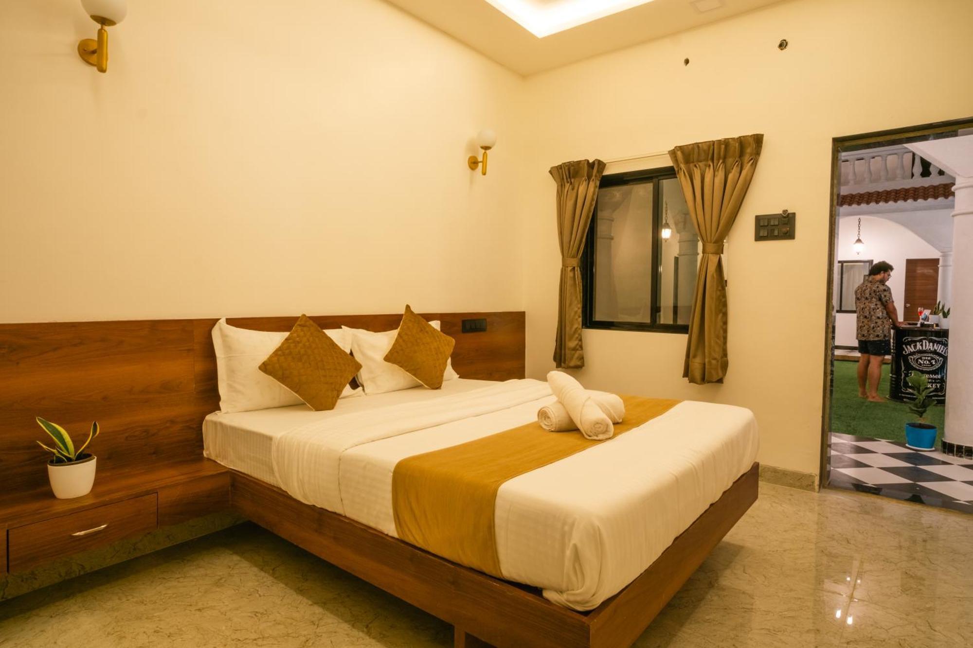 Sapphire Mansion Hotel Alibág Kültér fotó