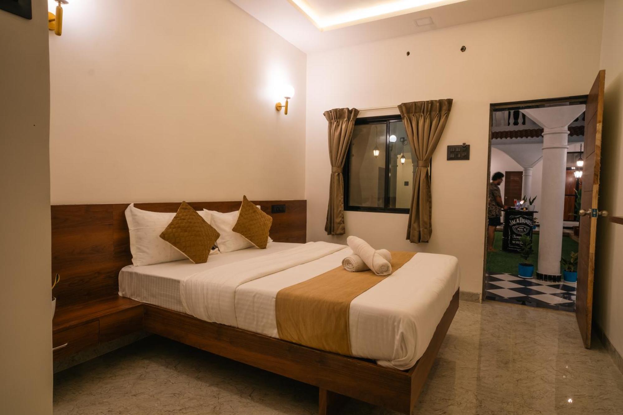 Sapphire Mansion Hotel Alibág Kültér fotó