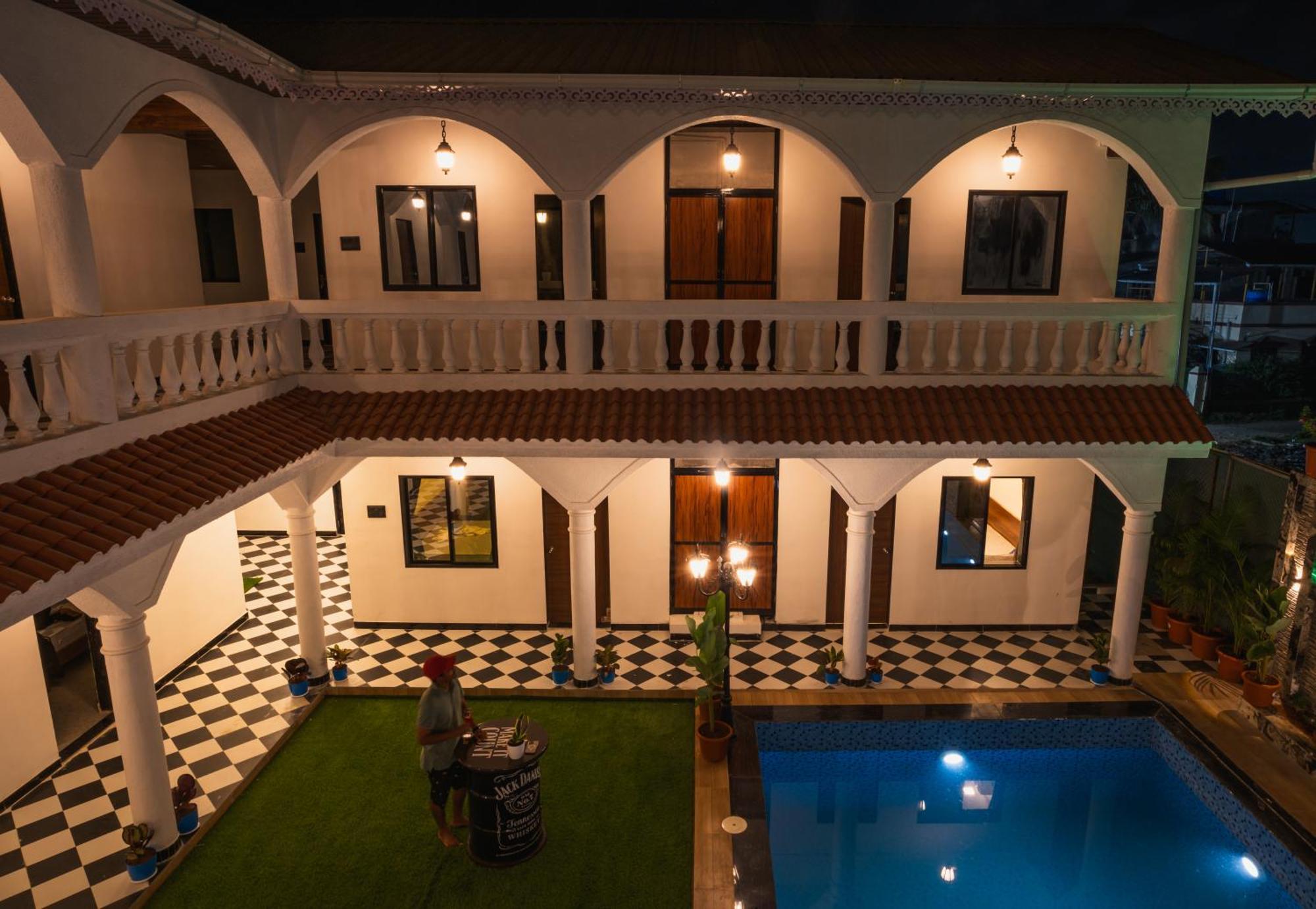 Sapphire Mansion Hotel Alibág Kültér fotó