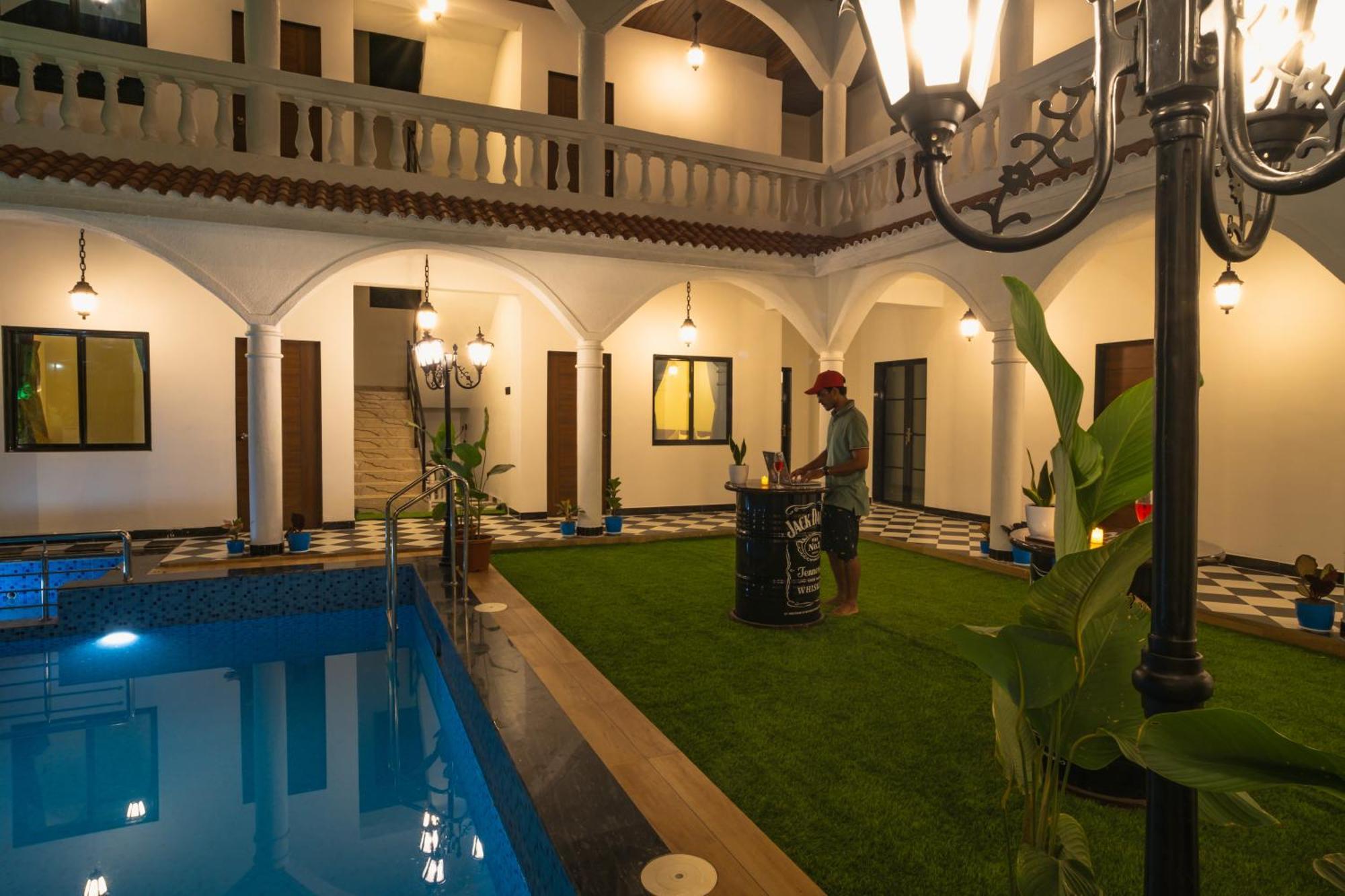 Sapphire Mansion Hotel Alibág Kültér fotó