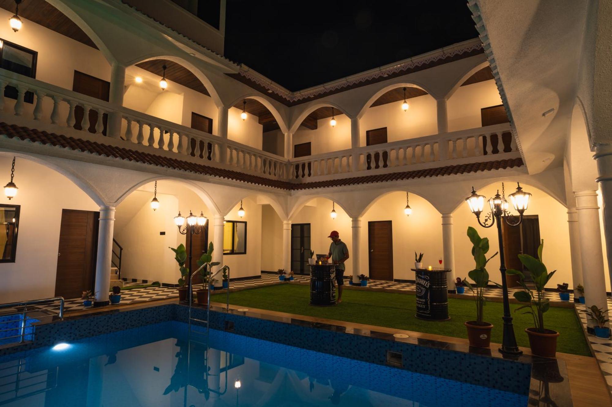 Sapphire Mansion Hotel Alibág Kültér fotó